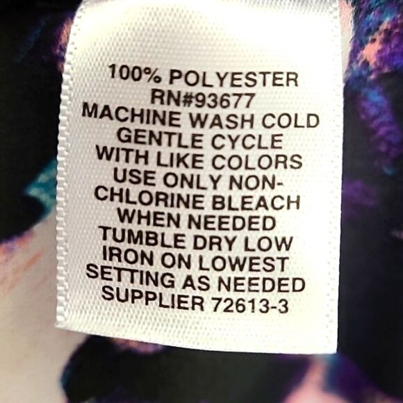 Boutique Sleeveless Colorful Top, Ruffled Stand-up Collar with Tie, Size 2X - Picture 9 of 9